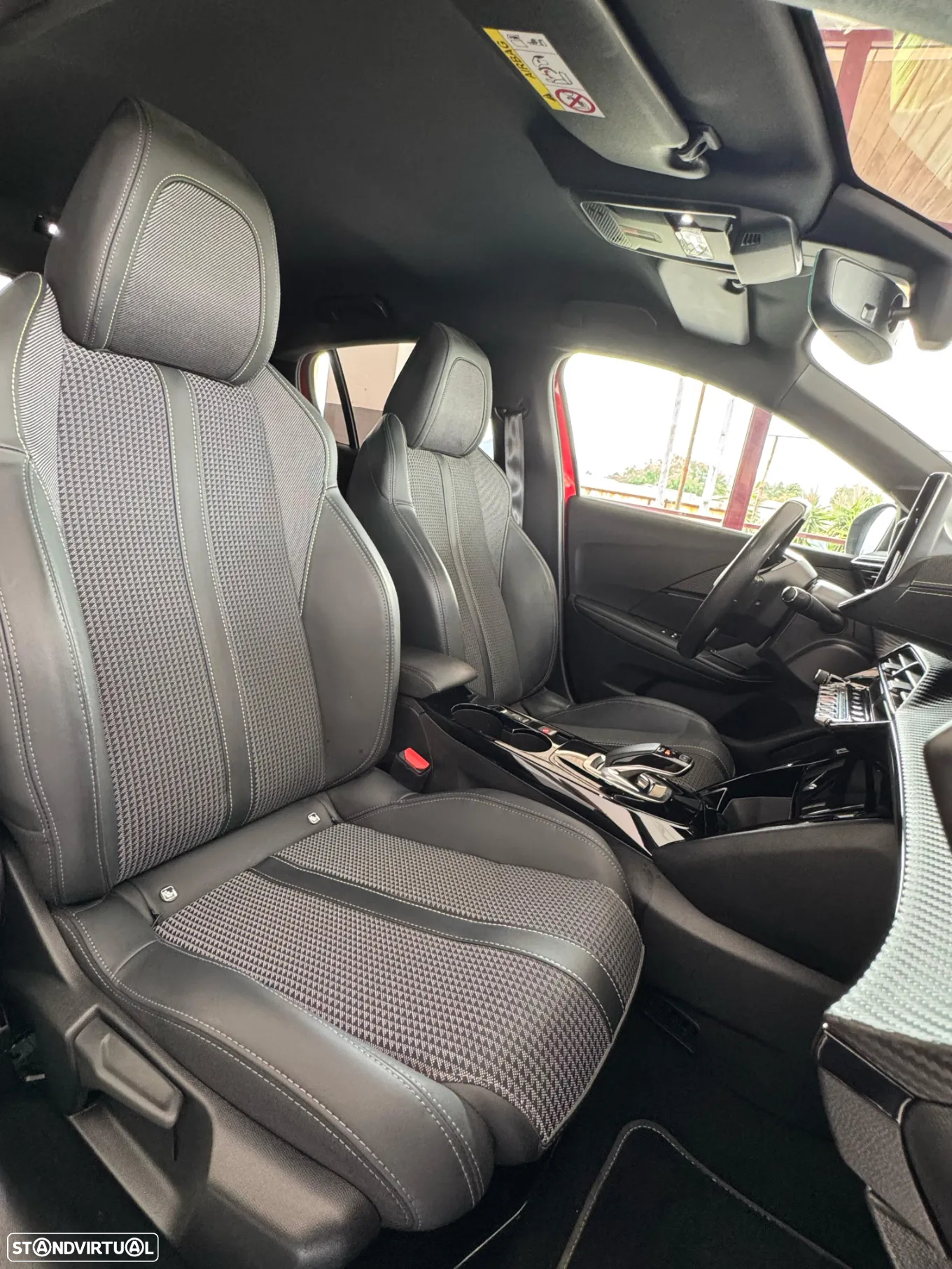 Peugeot e-208 50 kWh GT - 11