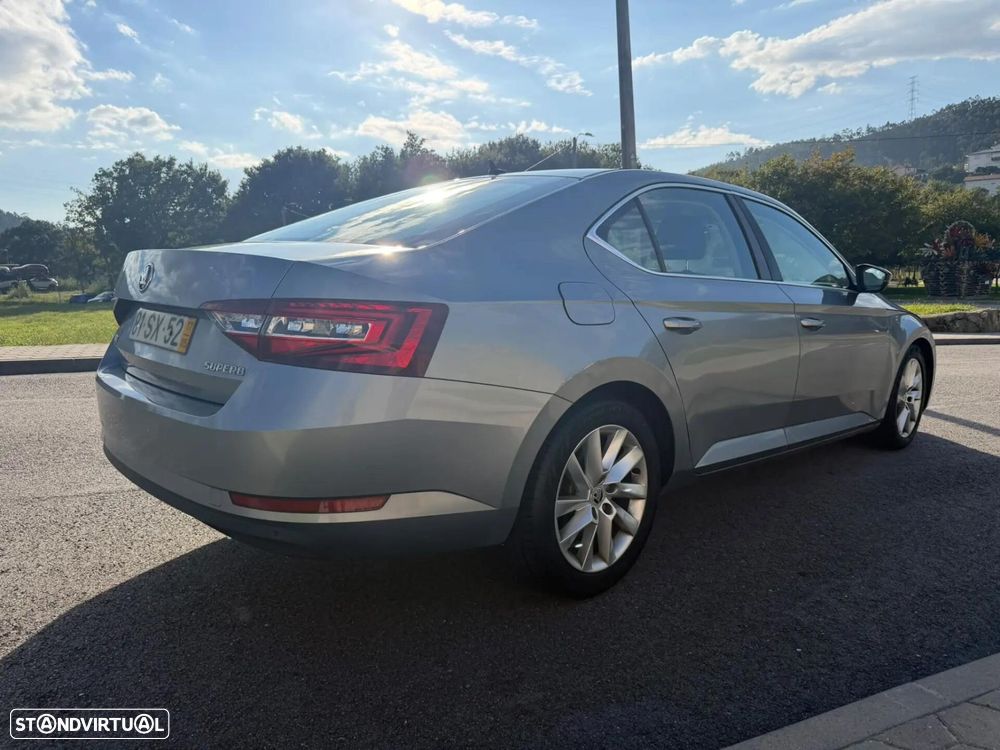 Skoda Superb 2.0 TDI Active - 10