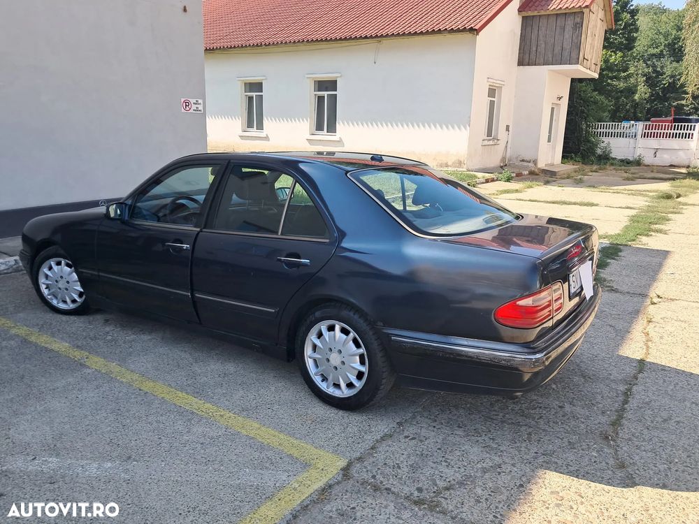 Mercedes-Benz E - 5