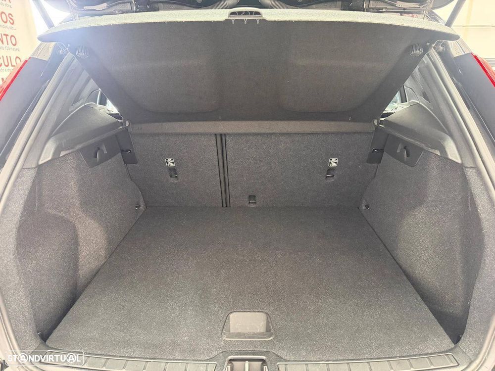 Volvo XC 40 2.0 D3 - 9