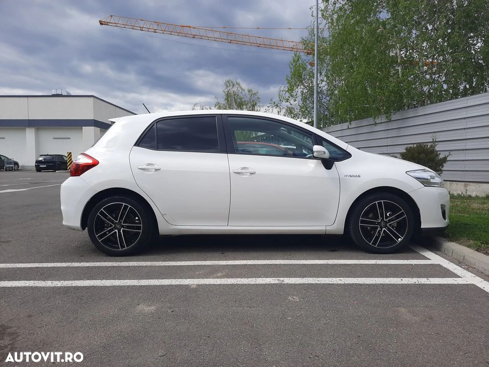 Toyota Auris 1.8 L VVT-i Luna - 6