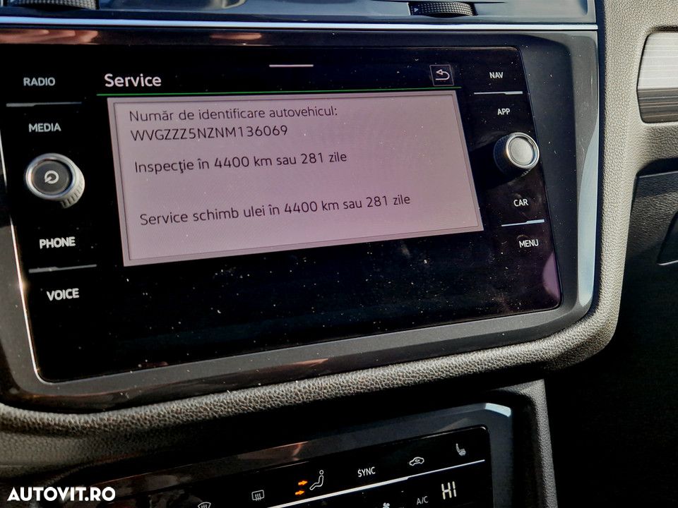 Volkswagen Tiguan 2.0 TDI SCR 4MOTION DSG Elegance - 26