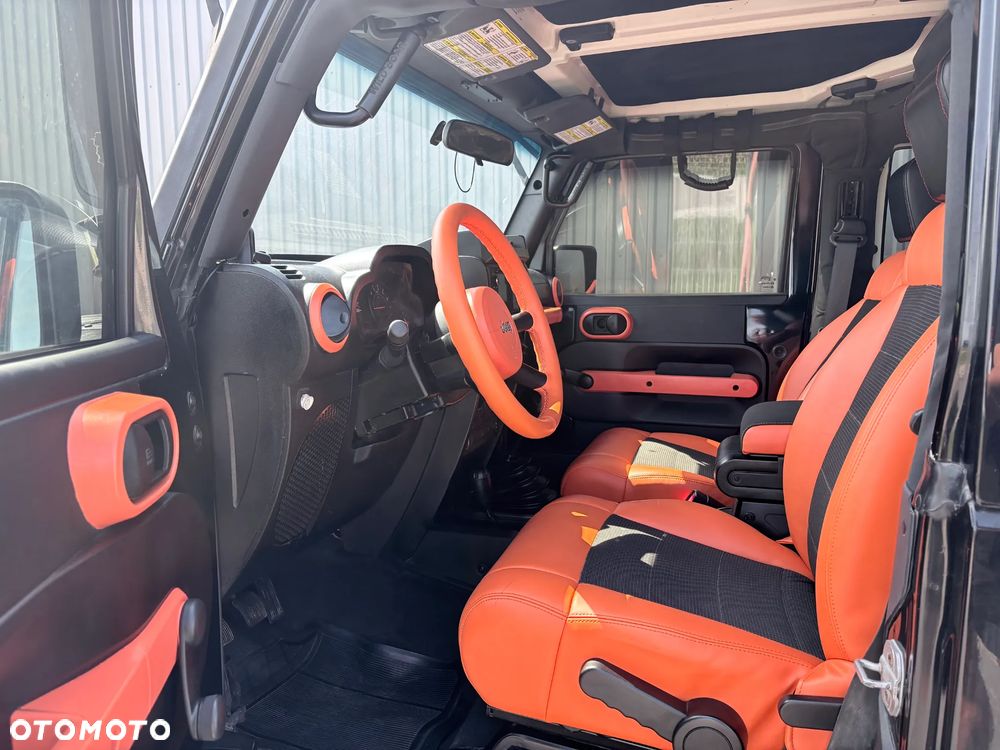 Jeep Wrangler - 12