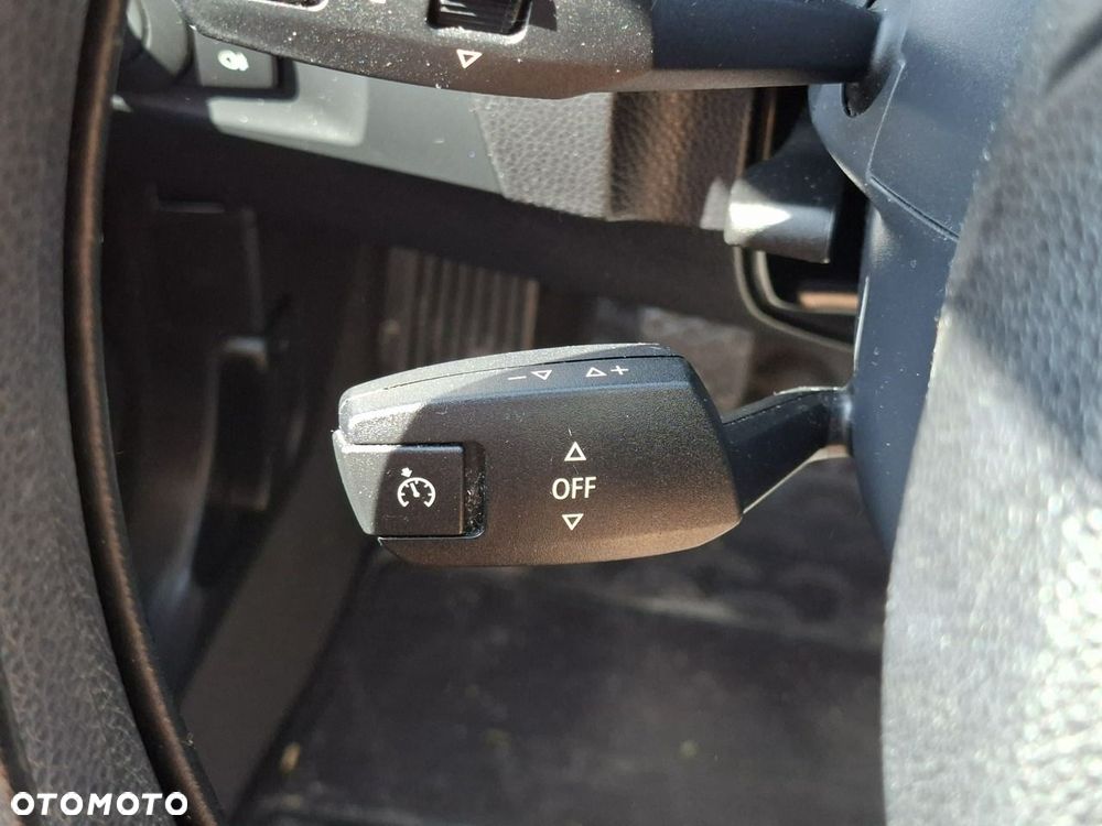 BMW Seria 3 318i - 18