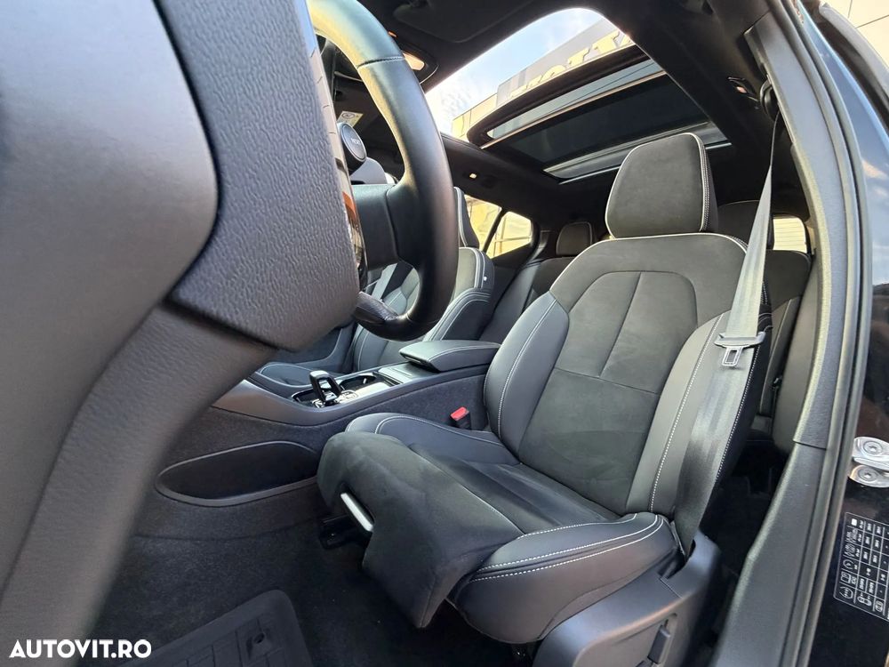 Volvo XC 40 Recharge Twin Motor AWD Ultimate - 13