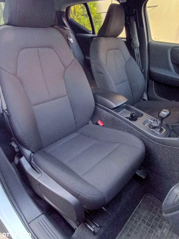 Volvo XC 40 T3 Momentum - 6