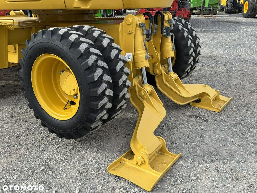 Komatsu PW 98 MR 8 Pług + Podpory 10ton Szybkozłącze - 17