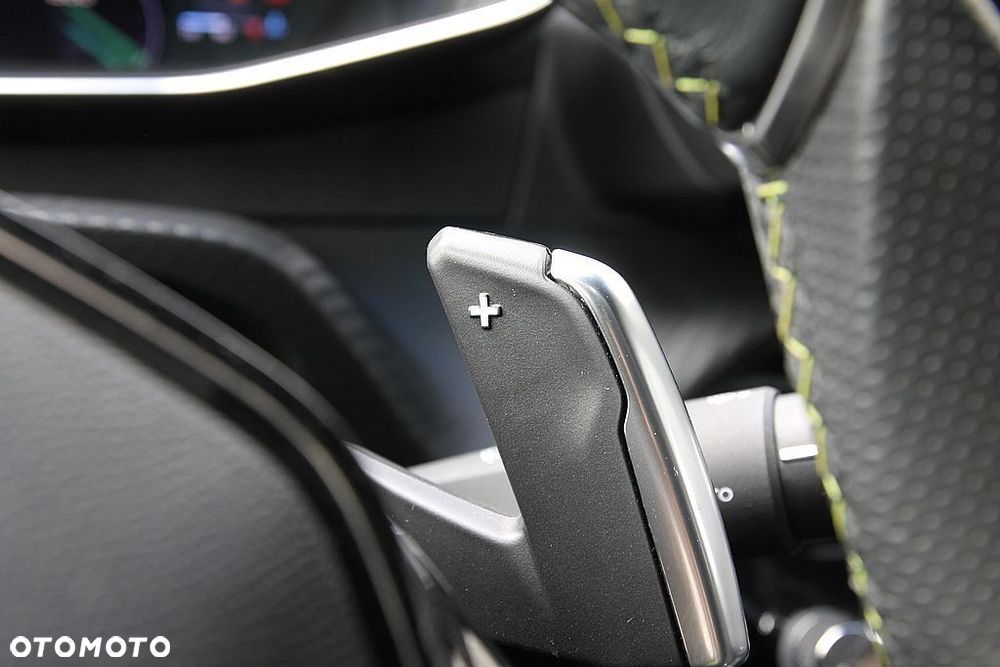 Peugeot 2008 1.2 PureTech GT S&S EAT8 - 32