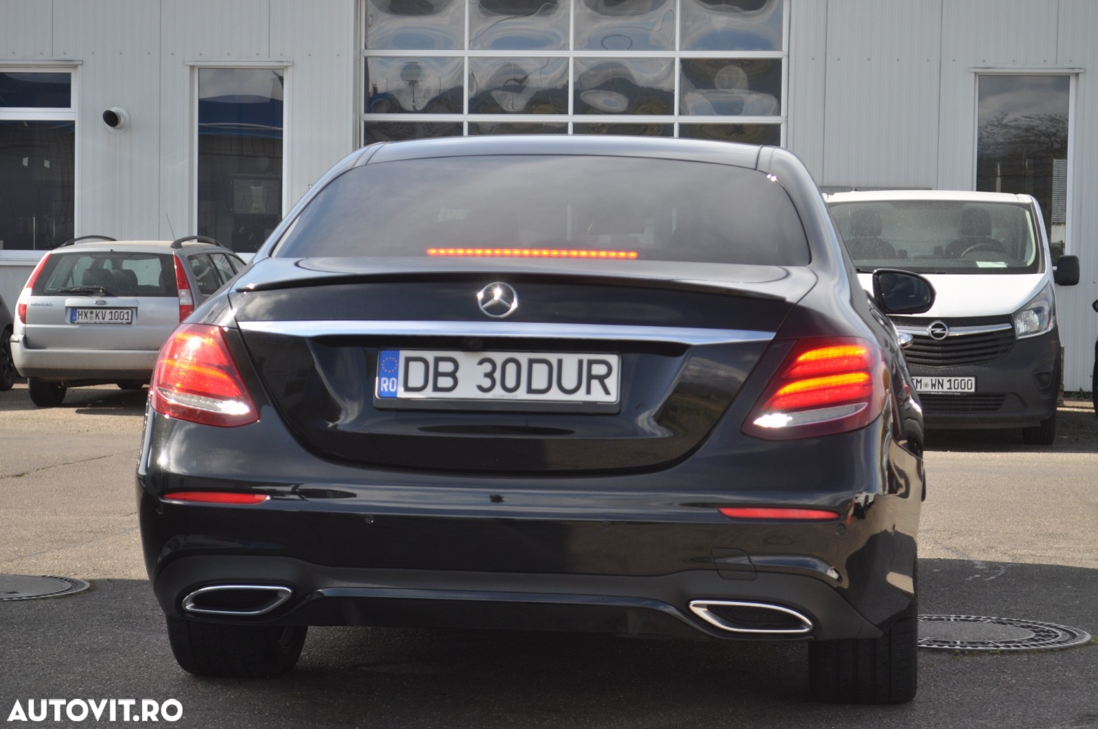 Mercedes-Benz E - 11