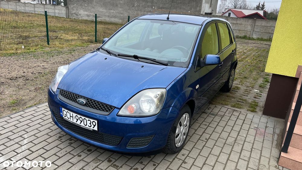 Ford Fiesta 1.3 Ambiente - 2