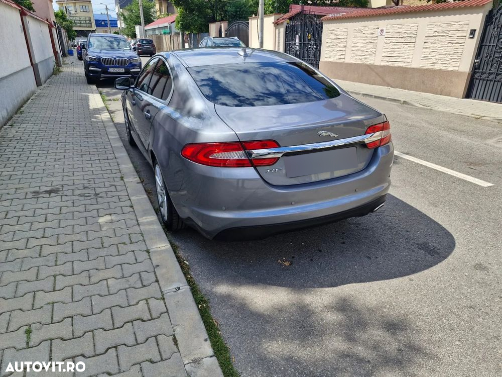 Jaguar XF 2.2D - 3