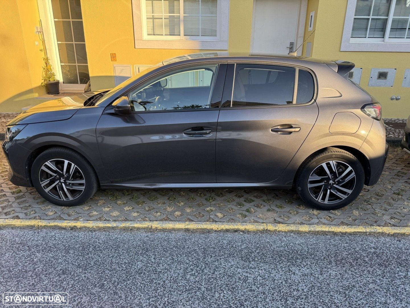 Peugeot 208 1.2 PureTech Allure Pack EAT8 - 4