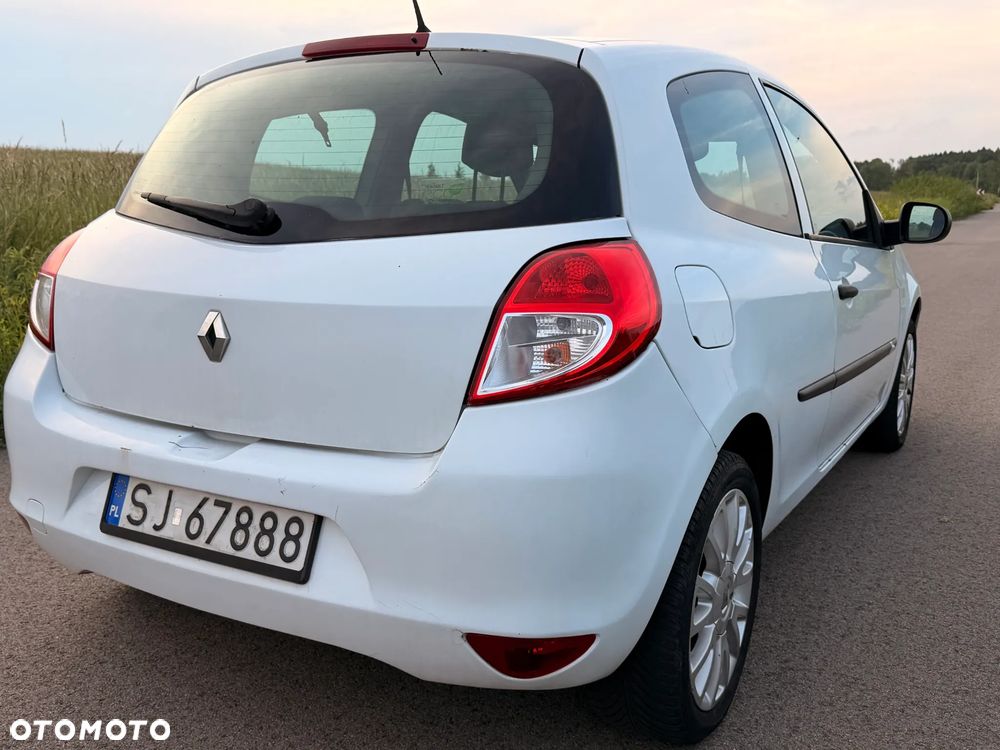 Renault Clio 1.5 dCi 90 FAP Dynamique - 19