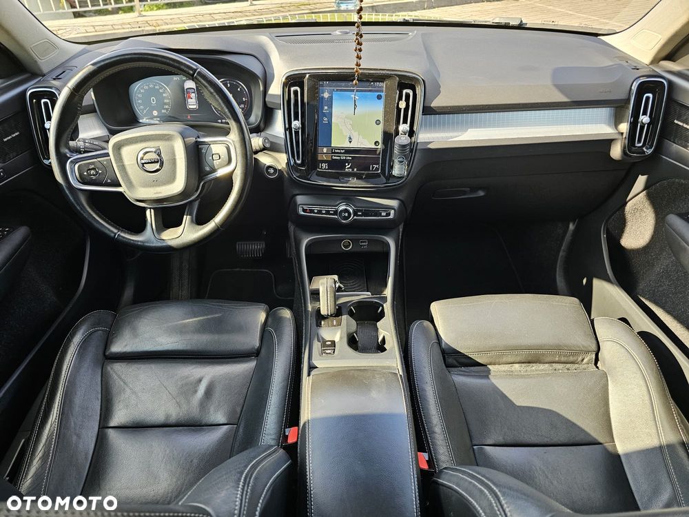 Volvo XC 40 D4 AWD Momentum Pro - 12