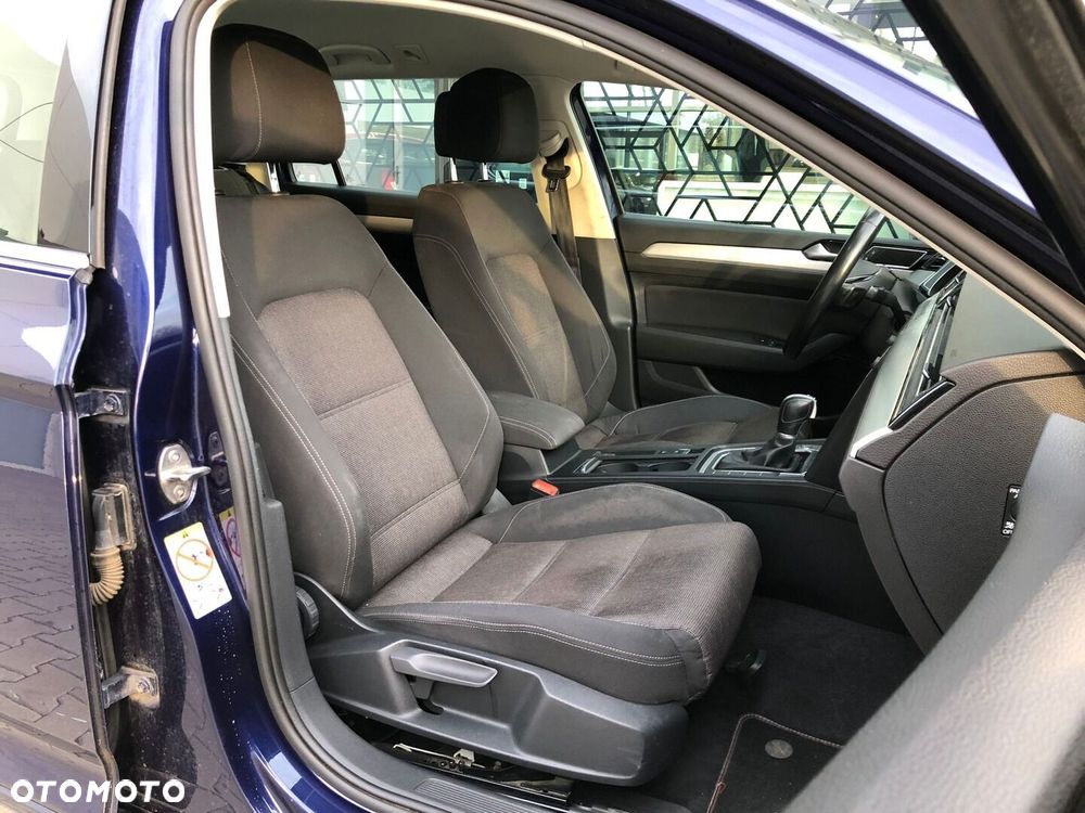 Volkswagen Passat - 24