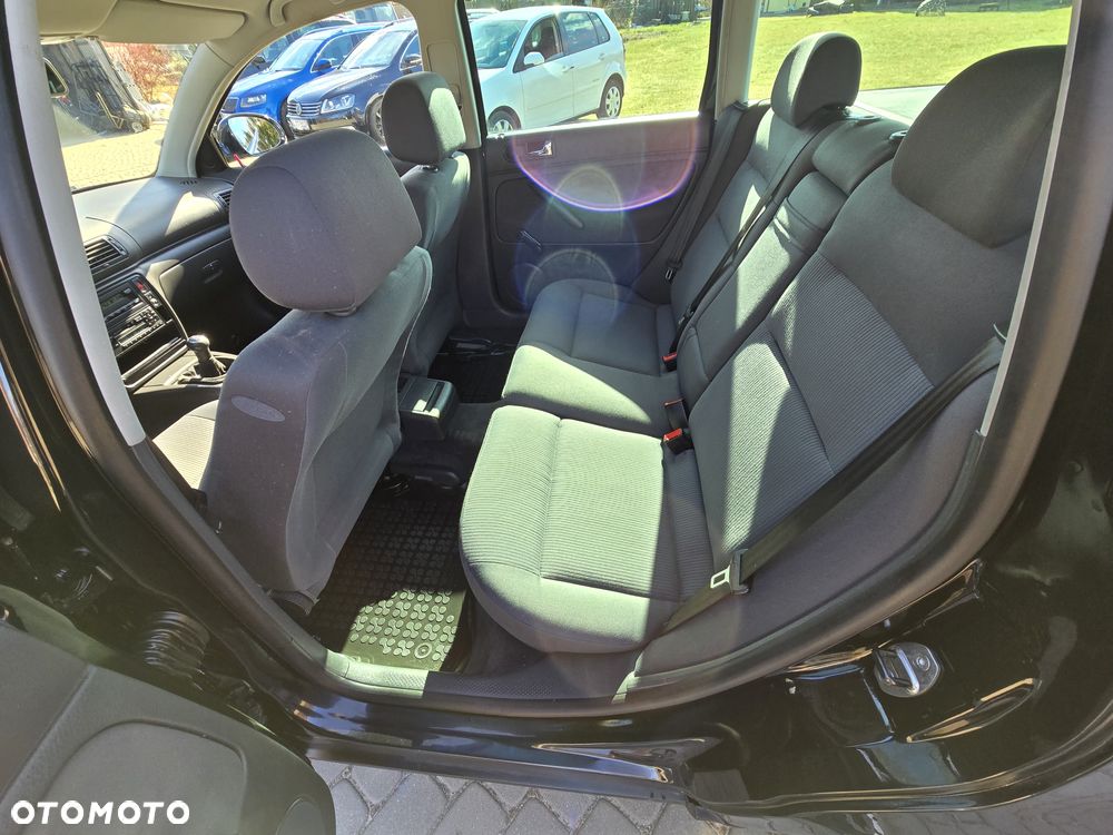 Volkswagen Passat 1.6 Comfortline - 13