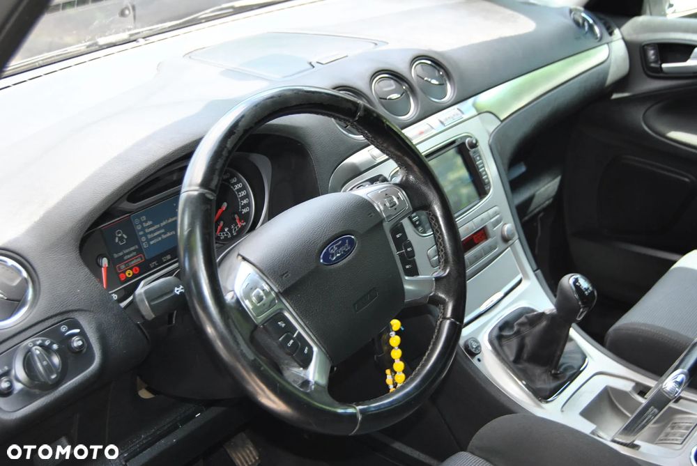 Ford Galaxy 2.0 Concept - 13