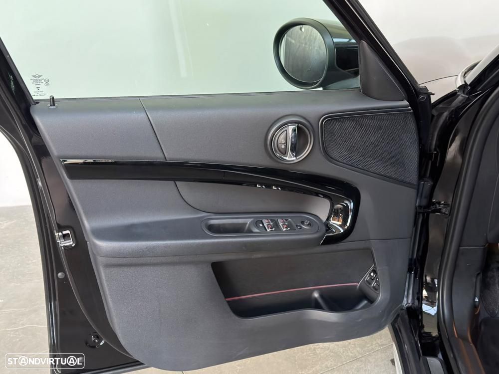 MINI Countryman Cooper SE Premium Essential Auto - 25