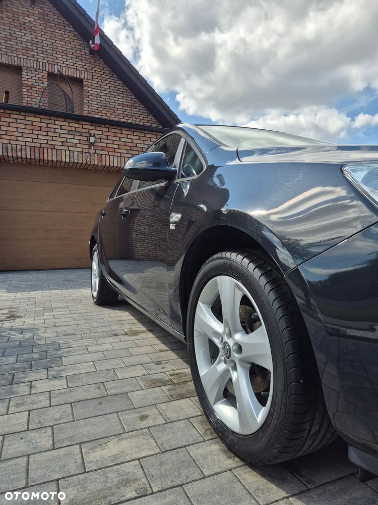 Opel Astra 1.4 Turbo 150 Jahre - 20