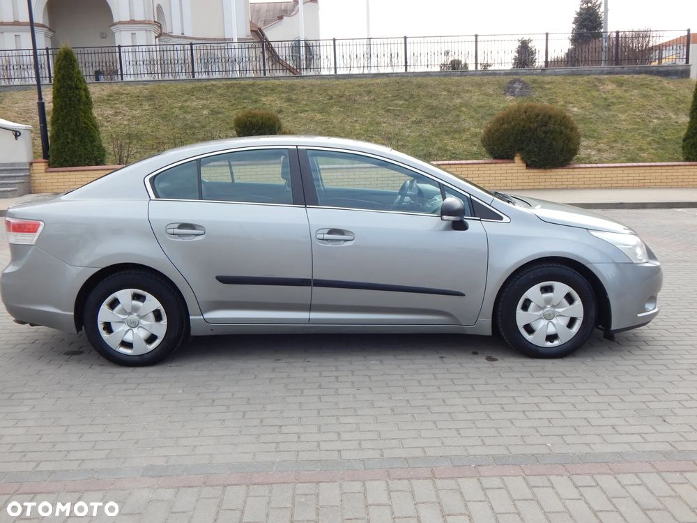 Toyota Avensis 1.8 Sol NAVI - 5