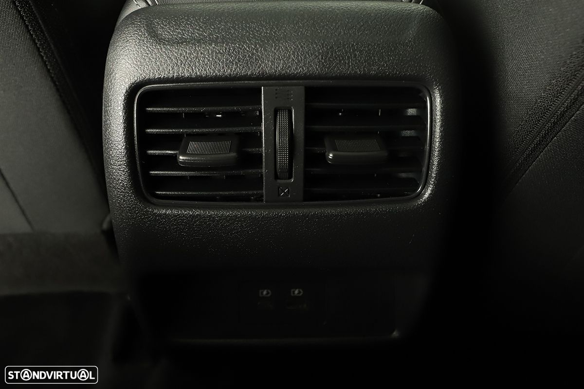 Nissan Qashqai 1.3 DIG-T N-Connecta LED - 23