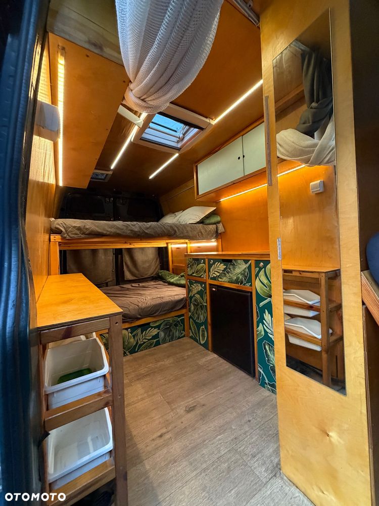 Mercedes-Benz Sprinter - 20