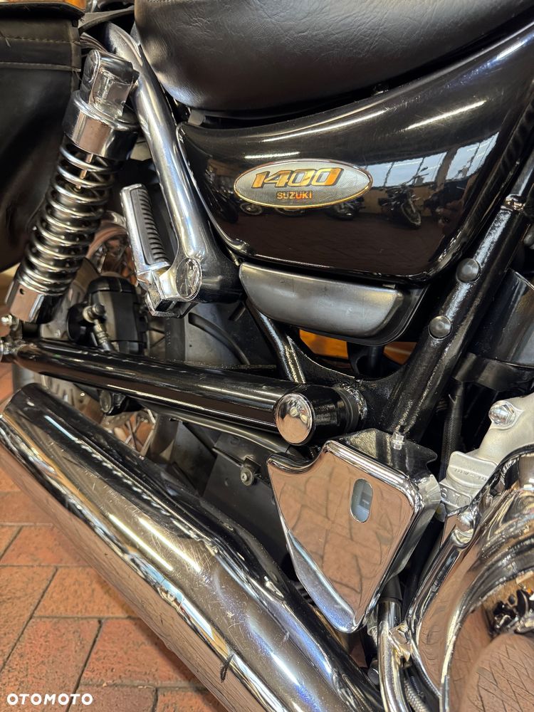 Suzuki Intruder - 16