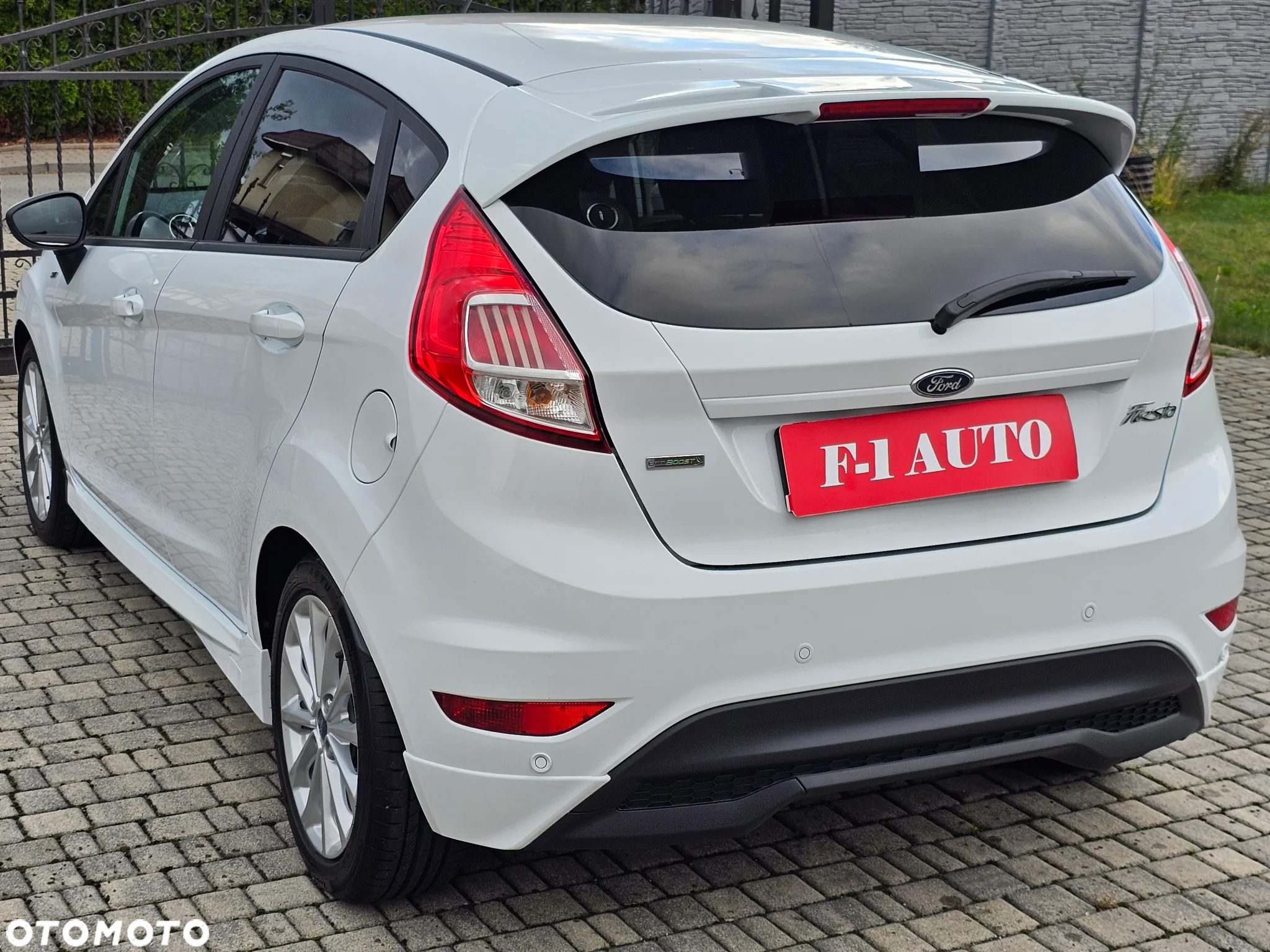 Ford Fiesta 1.0 EcoBoost S&S ST-LINE X - 11