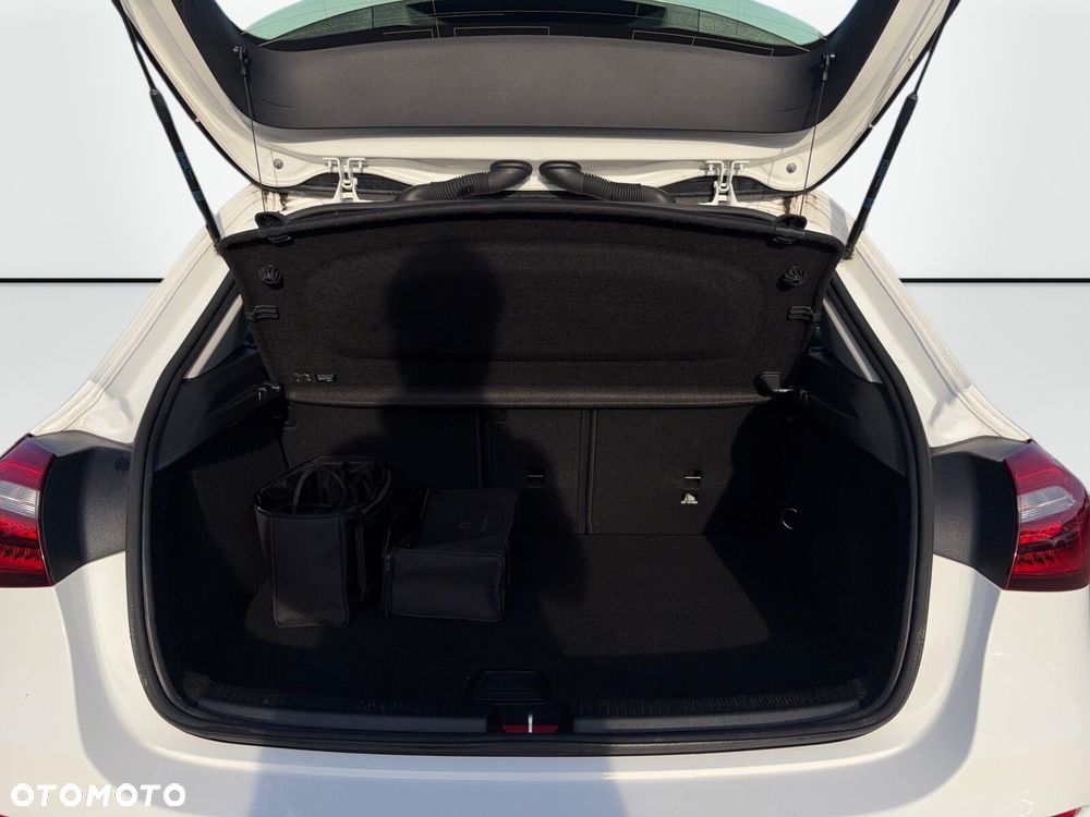 Mercedes-Benz Klasa A 250 E Progressive 8G-DCT - 9