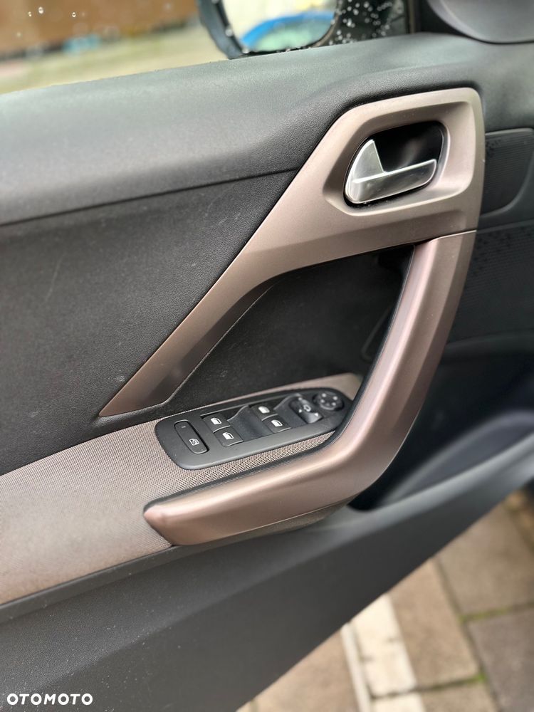 Peugeot 2008 e-HDi FAP 92 EGS6 STOP & START Allure - 19