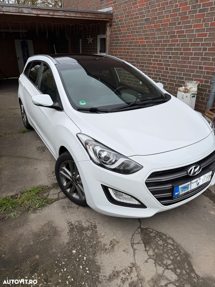 Hyundai i30 blue Kombi 1.6 CRDi Passion - 1