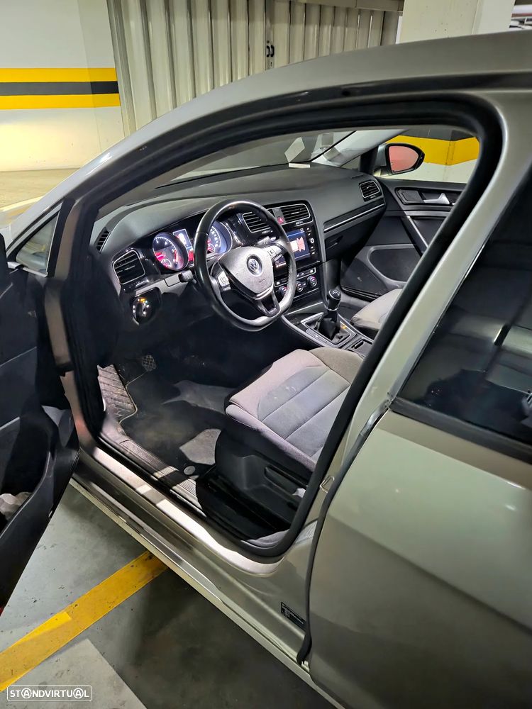 VW Golf 2.0 TDI Highline - 15