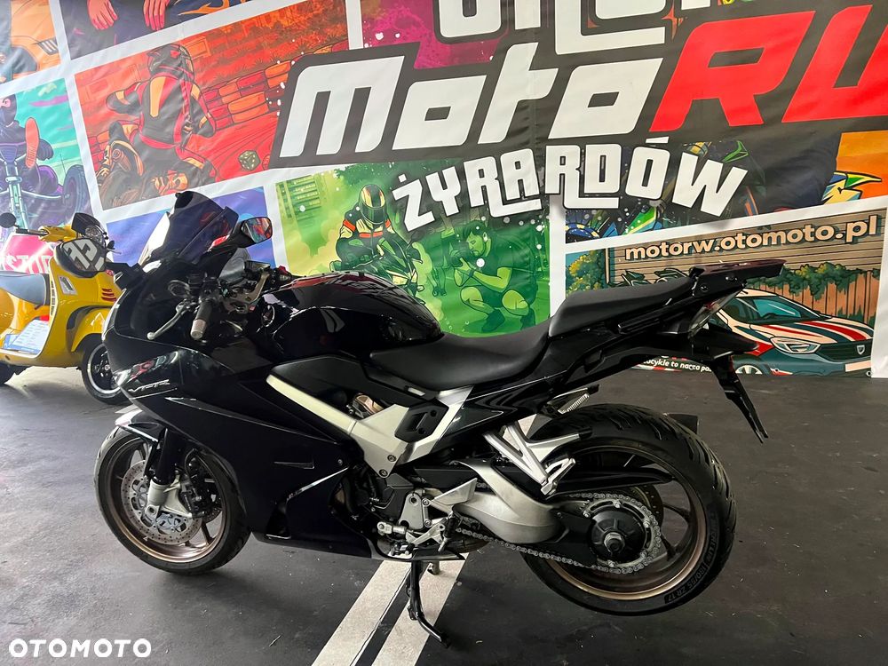 Honda VFR - 18