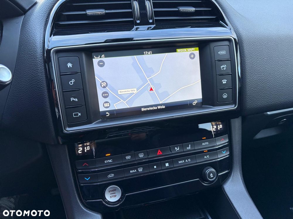 Jaguar F-Pace 20d AWD R-Sport - 20