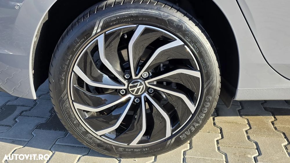 Volkswagen Golf Standard - 12