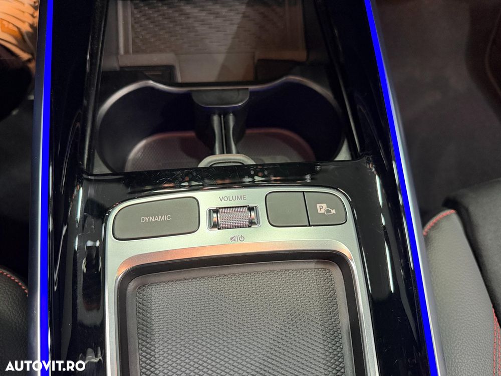 Mercedes-Benz GLB - 10