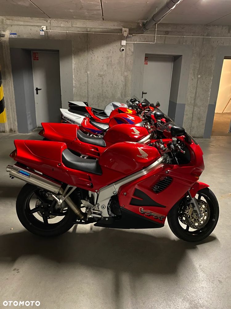 Honda VTR - 25