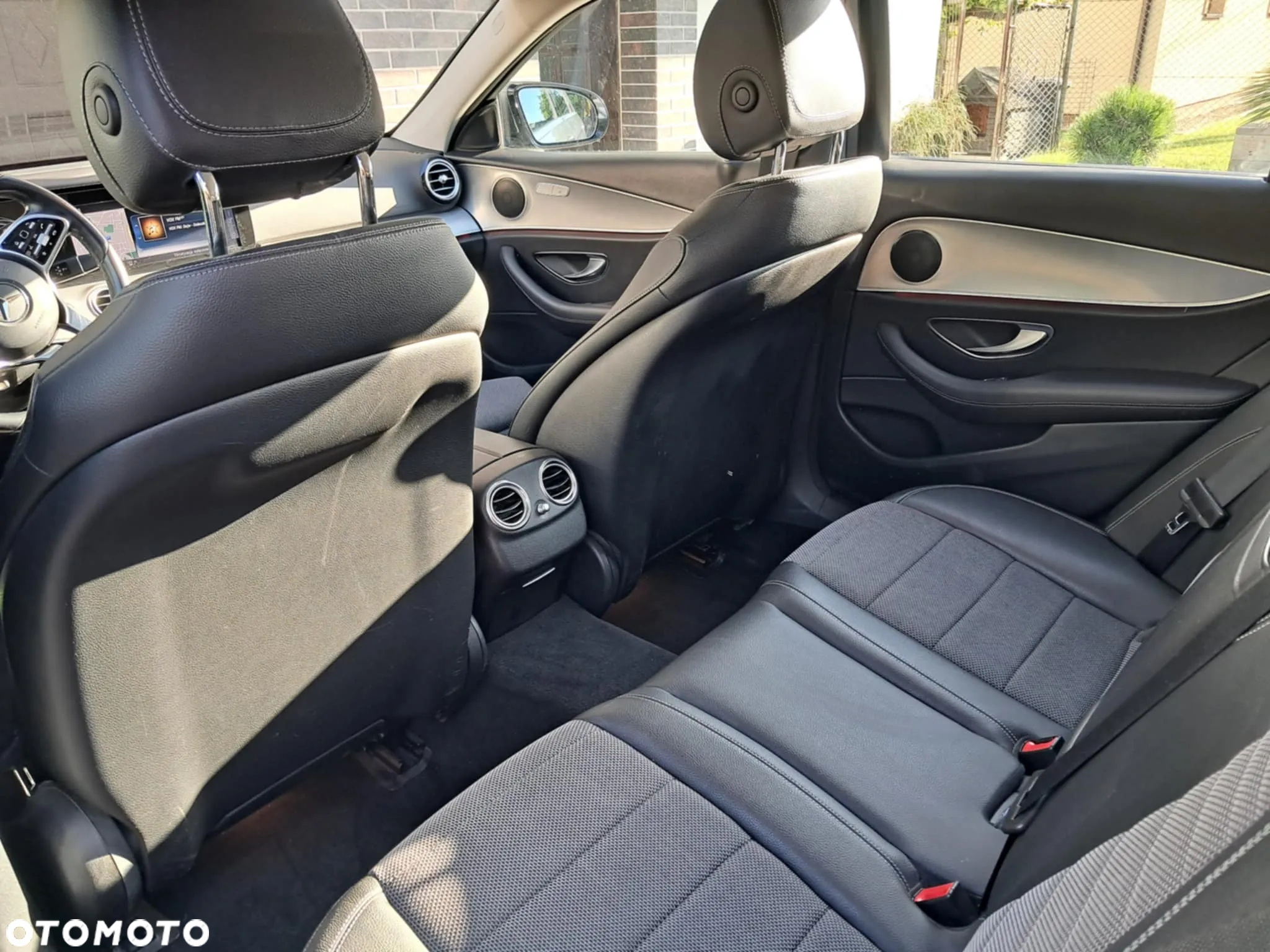 Mercedes-Benz Klasa E 220 d 4Matic T 9G-TRONIC Avantgarde - 9