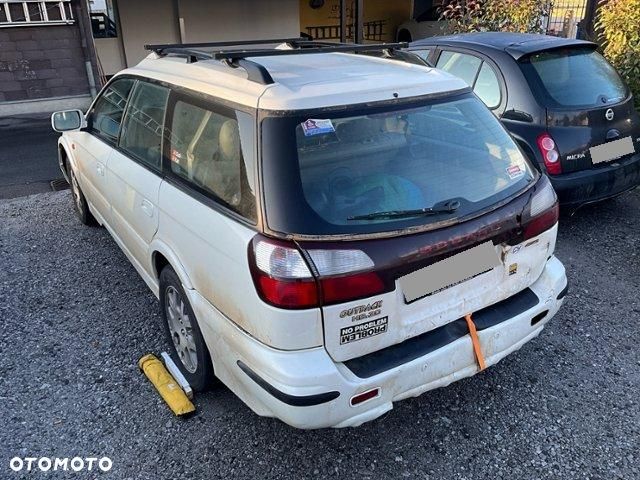 Subaru Outback 3.0 H6 - 4