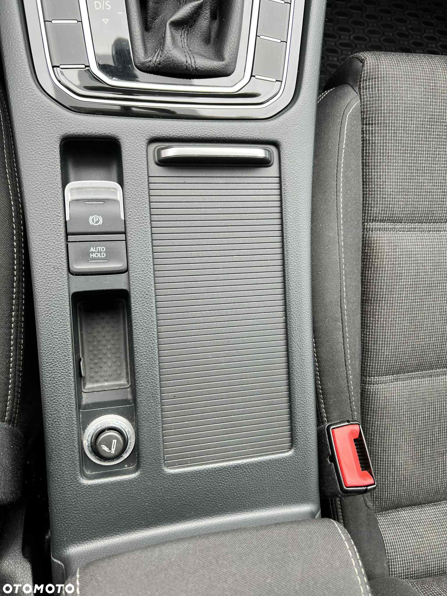 Volkswagen Passat Variant 2.0 TDI SCR DSG Highline - 15