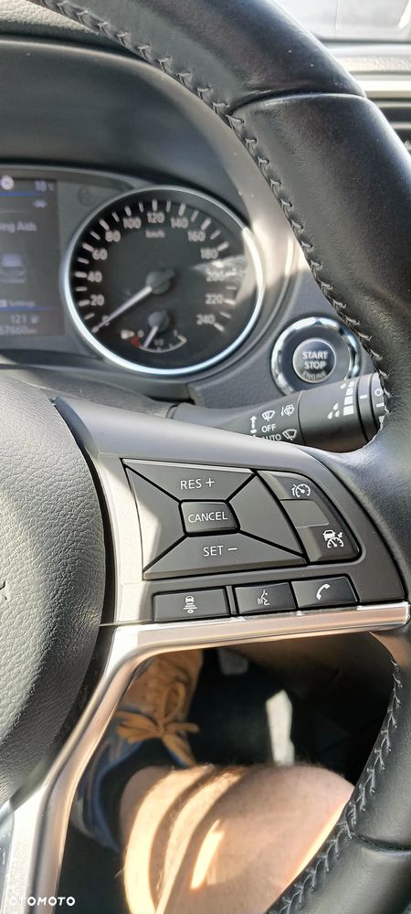 Nissan Qashqai 1.3 DIG-T N-WAY - 17