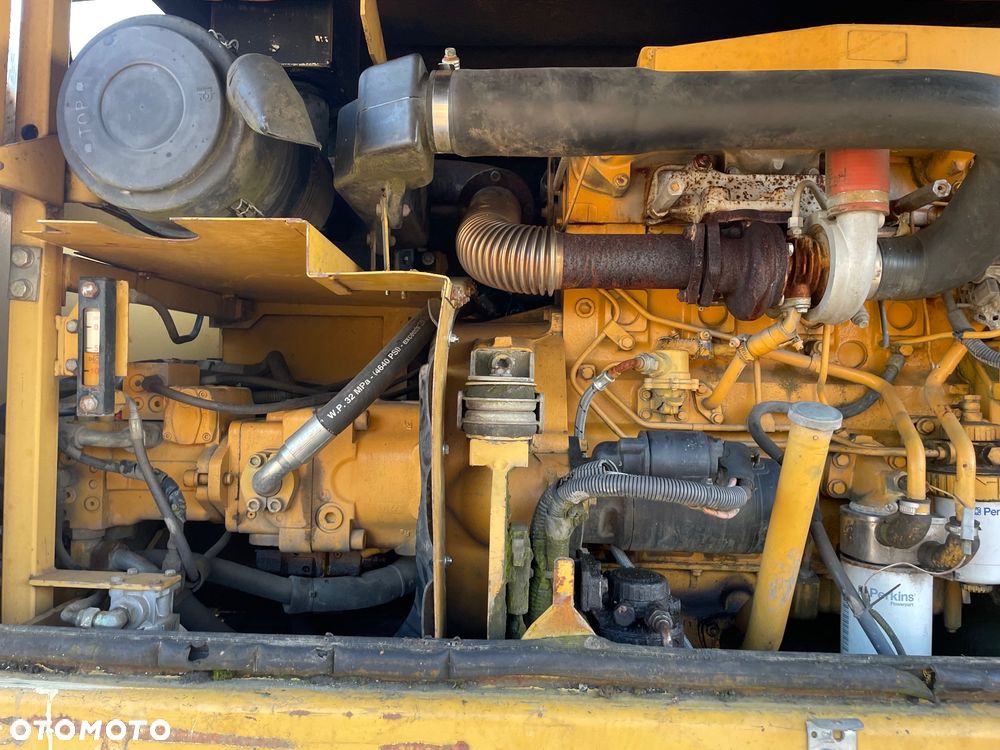 Caterpillar M312 - 11