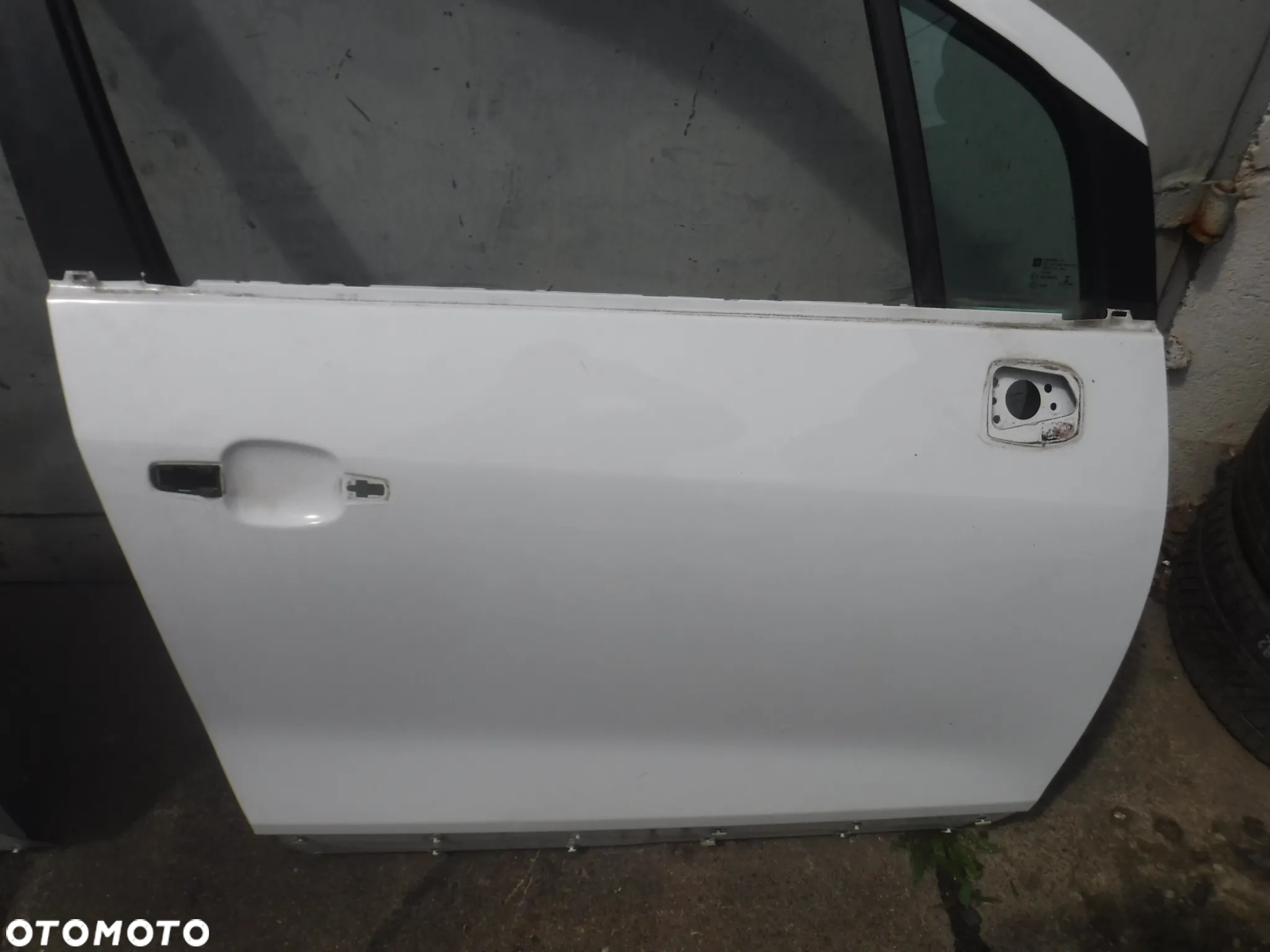 Opel Mokka  12-16 drzwi przod lewe  prawe lewe kolor GAZ - 11