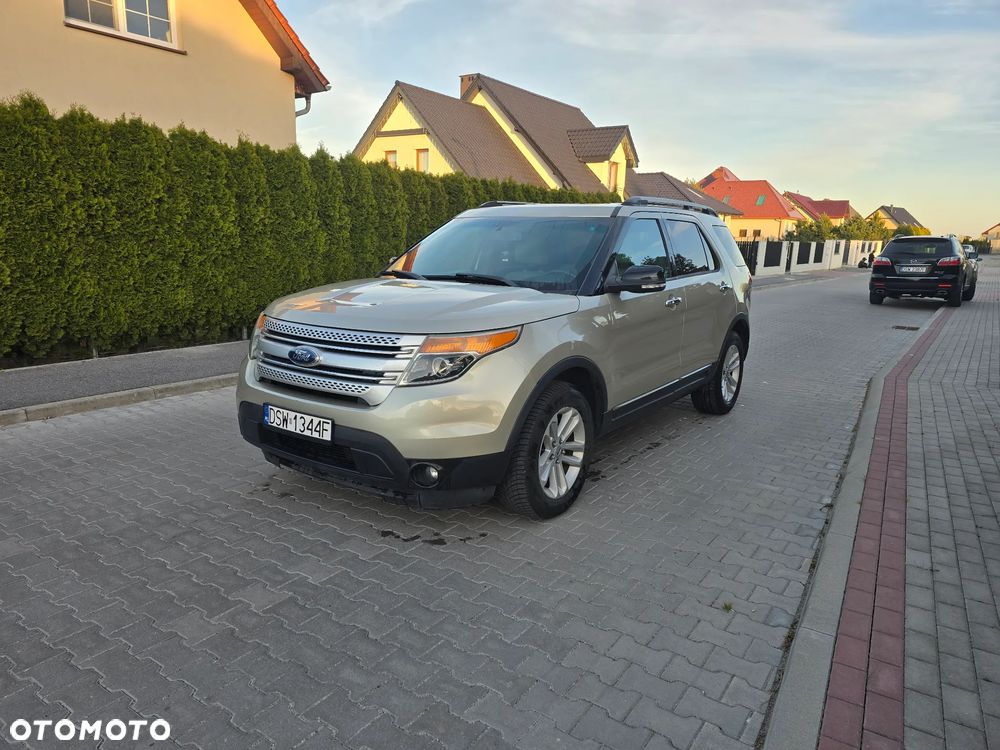 Ford Explorer - 1