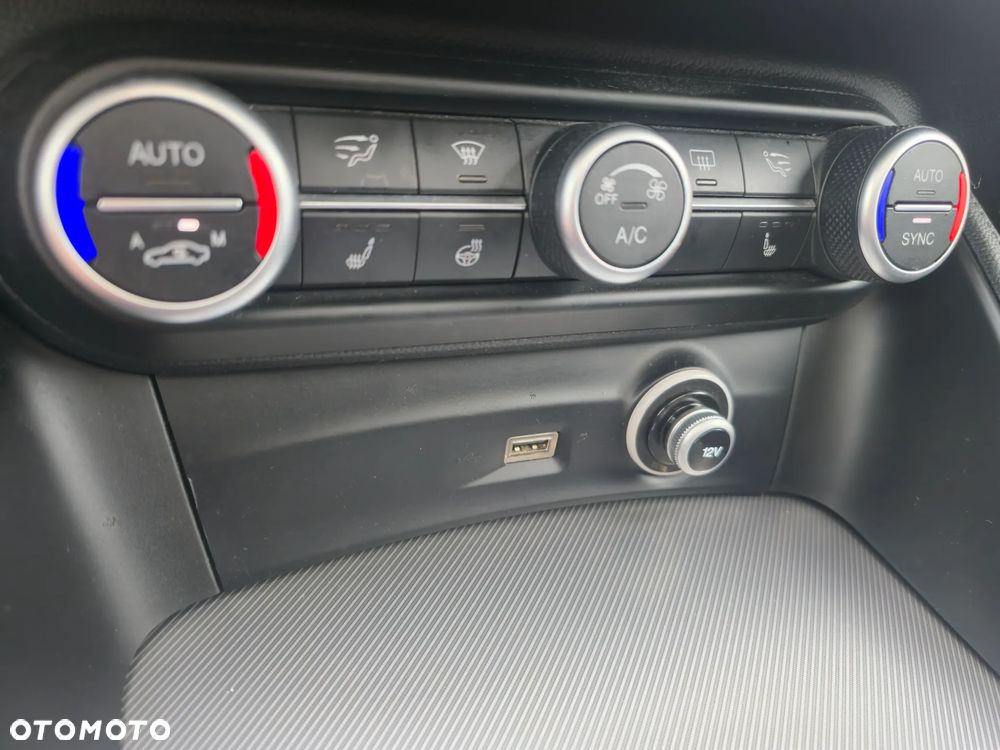 Alfa Romeo Stelvio 2.0 Turbo TI Q4 - 28