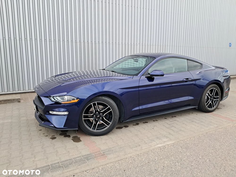 Ford Mustang - 4