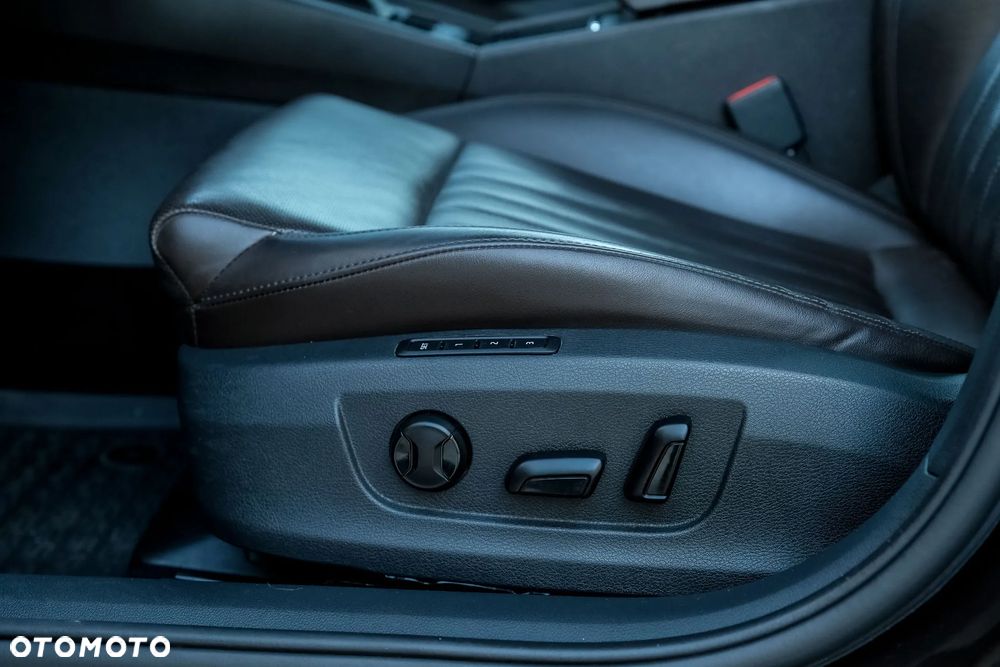 Skoda Superb 2.0 TDI 4x4 DSG L&K - 13