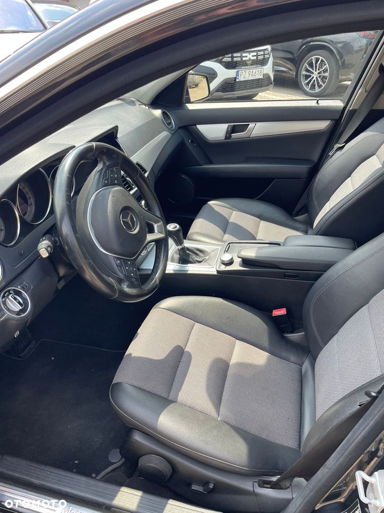 Mercedes-Benz Klasa C 200 CDI DPF (BlueEFFICIENCY) Elegance - 12