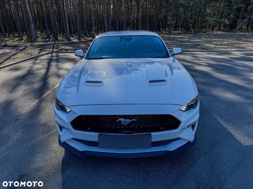 Ford Mustang - 4