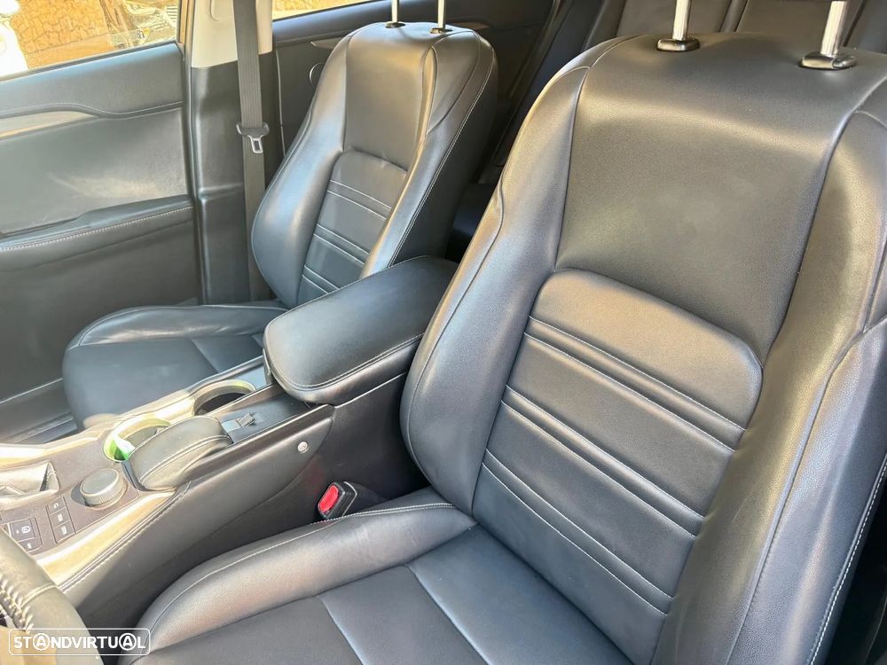 Lexus NX 300h Executive - 13
